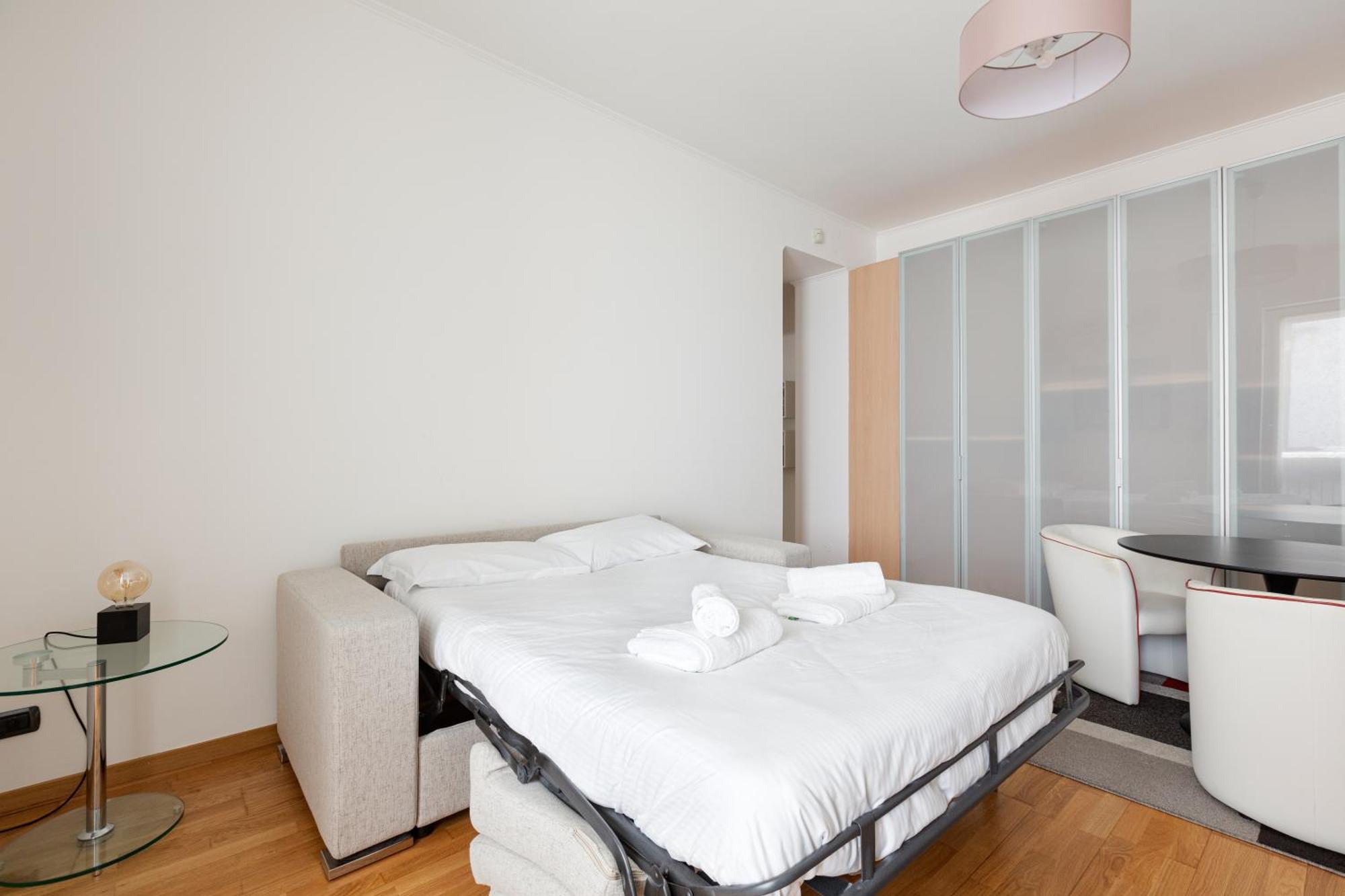 Apartment Modern 650m From Domodossola M5!