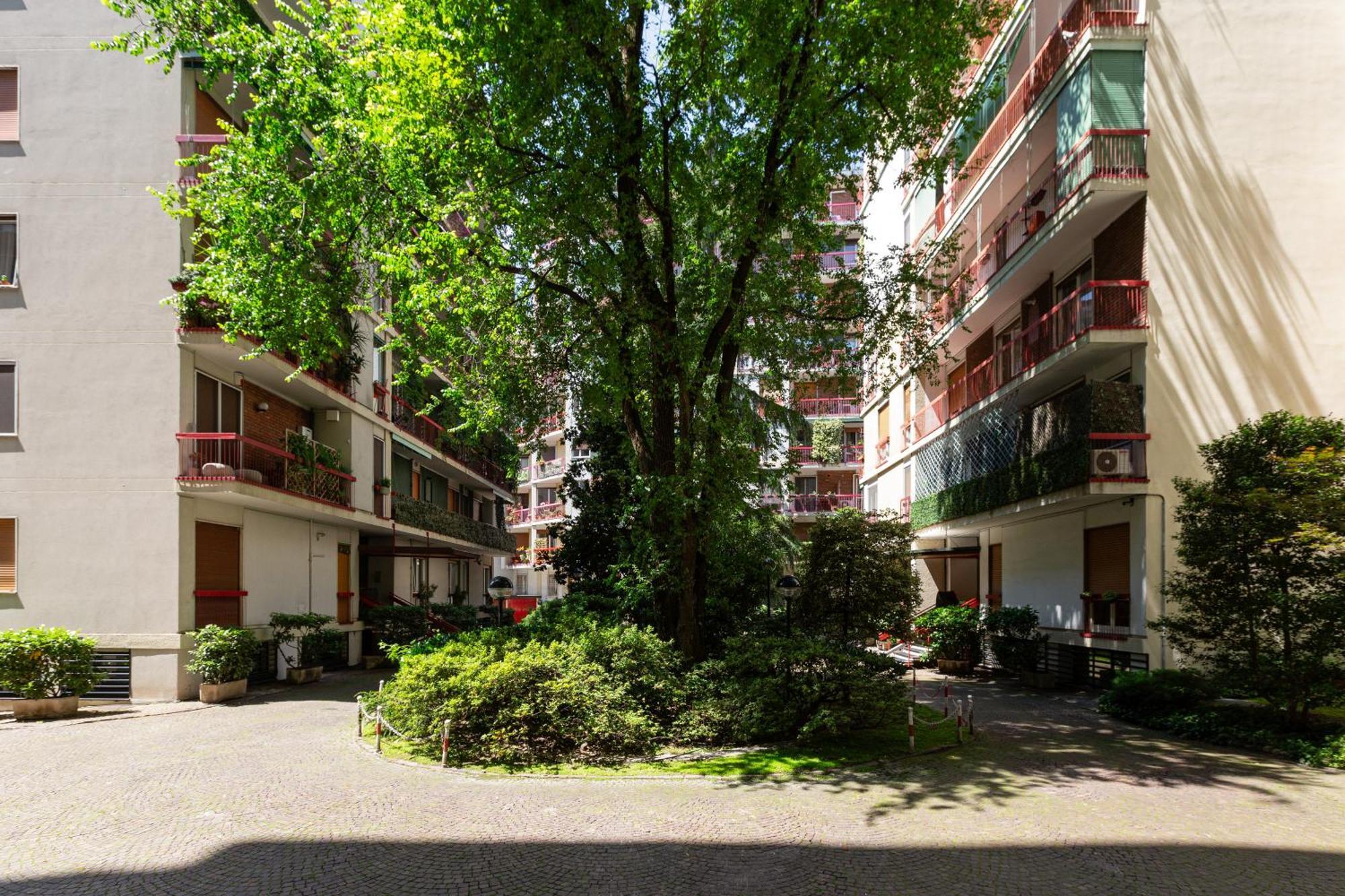 Modern 650m From Domodossola M5! Apartment Mailand