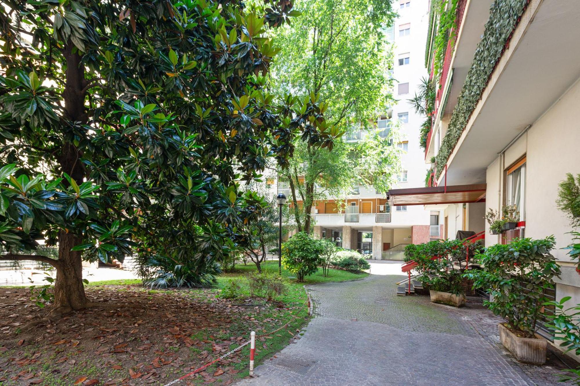 Modern 650m From Domodossola M5! Mailand